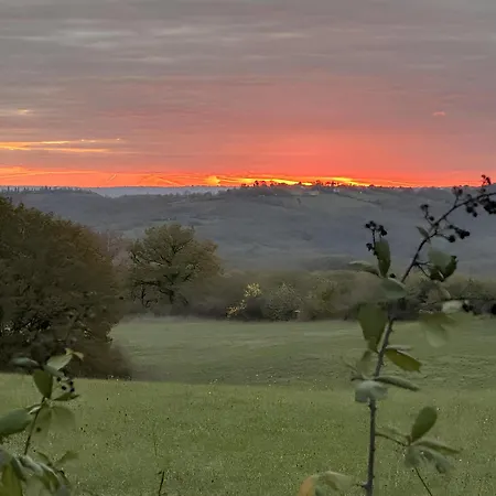 Les Hauts De Saulies - Et Table D'hotes De Charme Bed and breakfast Vers (Lot)