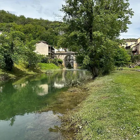 Les Hauts De Saulies - Et Table D'hotes De Charme Bed and breakfast 3*