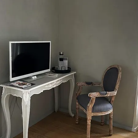 Les Hauts De Saulies - Et Table D'hotes De Charme Bed and breakfast