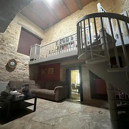 Les Hauts De Saulies - Et Table D'hotes De Charme Bed and breakfast