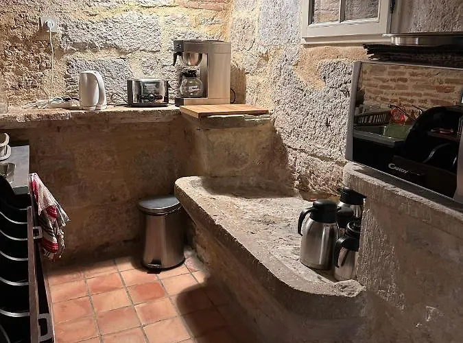 Les Hauts De Saulies - Et Table D'hotes De Charme 3*