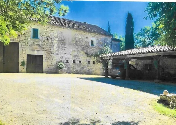 Les Hauts De Saulies - Et Table D'hotes De Charme 3*