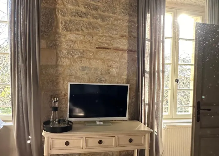 B&B Les Hauts De Saulies - Et Table D'hotes De Charme