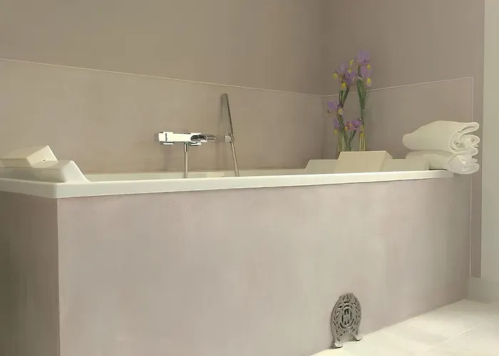 Les Hauts De Saulies - Et Table D'hotes De Charme B&B 3*