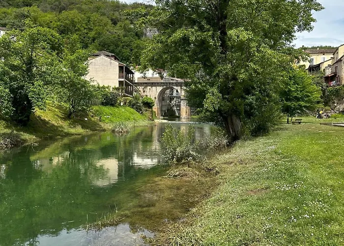 Les Hauts De Saulies - Et Table D'hotes De Charme B&B 3*