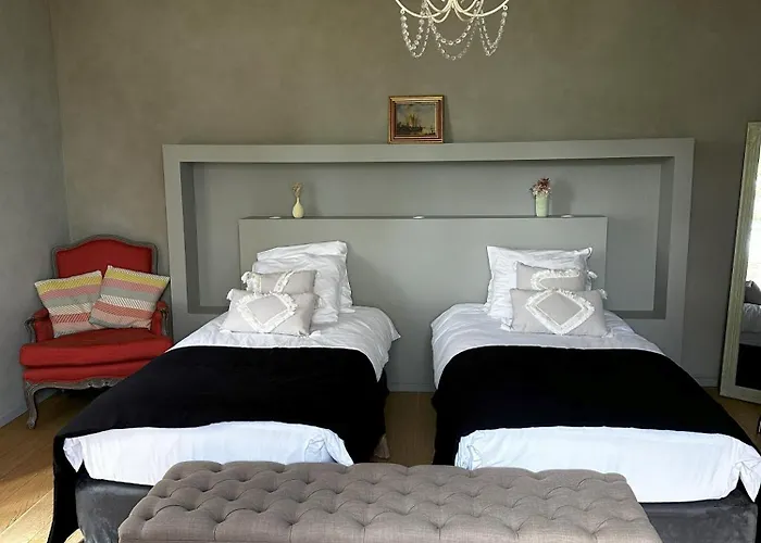 Les Hauts De Saulies - Et Table D'hotes De Charme B&B