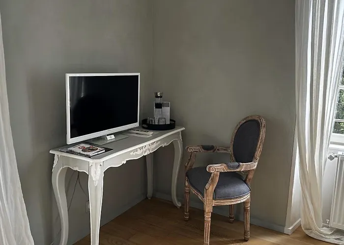 Les Hauts De Saulies - Et Table D'hotes De Charme B&B