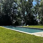 Nocleg ze śniadaniem Les Hauts De Saulies - Et Table D'hotes De Charme 3*