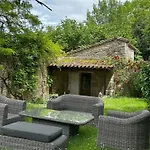 Nocleg ze śniadaniem Les Hauts De Saulies - Et Table D'hotes De Charme 3*