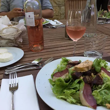 Les Hauts De Saulies - Et Table D'hotes De Charme Bed & Breakfast 3*