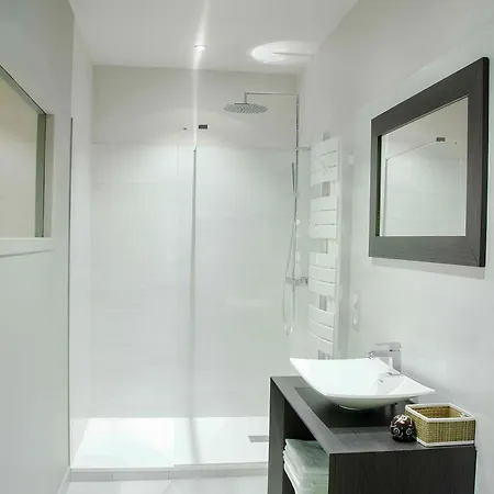 Les Hauts De Saulies - Et Table D'hotes De Charme 3*