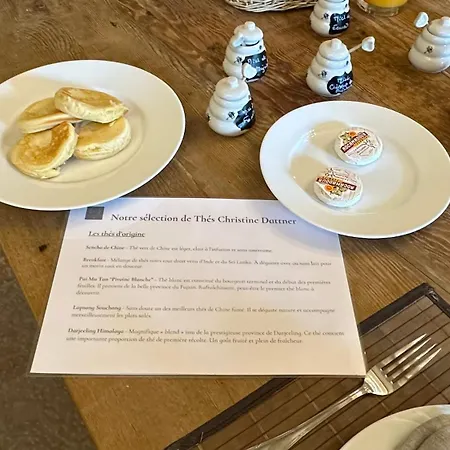 Les Hauts De Saulies - Et Table D'hotes De Charme Bed & Breakfast