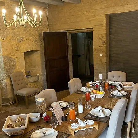 Les Hauts De Saulies - Et Table D'hotes De Charme Bed & Breakfast 3*