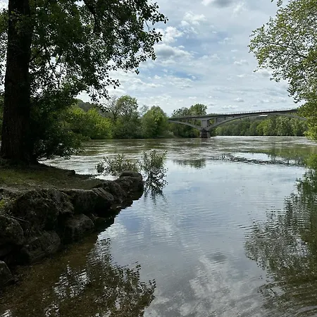Les Hauts De Saulies - Et Table D'hotes De Charme Bed & Breakfast 3*