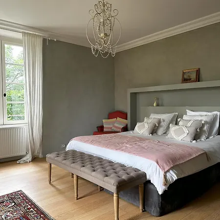 Les Hauts De Saulies - Et Table D'hotes De Charme Bed & Breakfast 3*