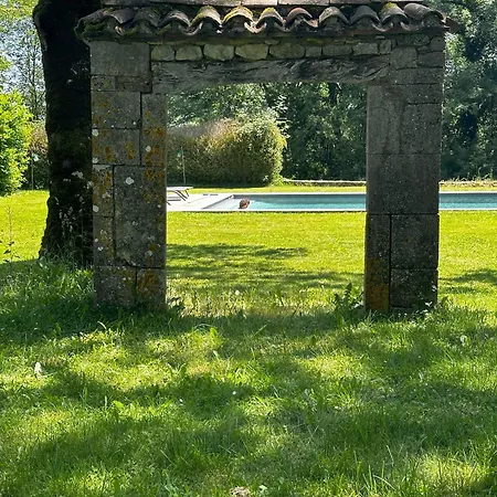 Les Hauts De Saulies - Et Table D'hotes De Charme Bed & Breakfast 3*