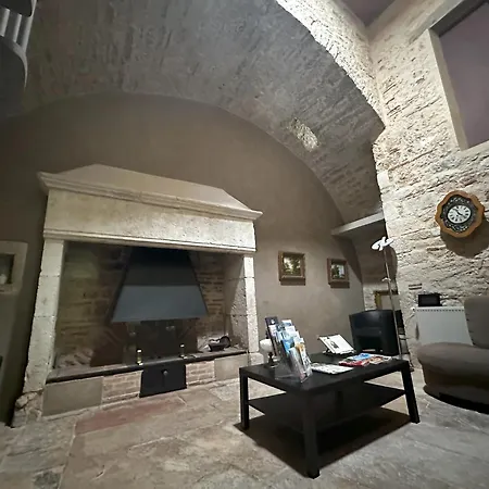 B&B Les Hauts De Saulies - Et Table D'hotes De Charme Vers (Lot)