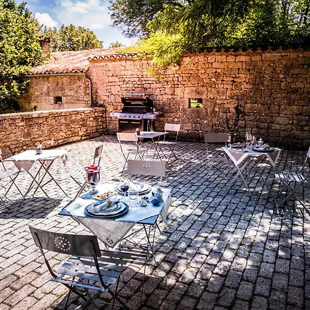 Couette-café Les Hauts De Saulies - Et Table D'hotes De Charme Vers (Lot)