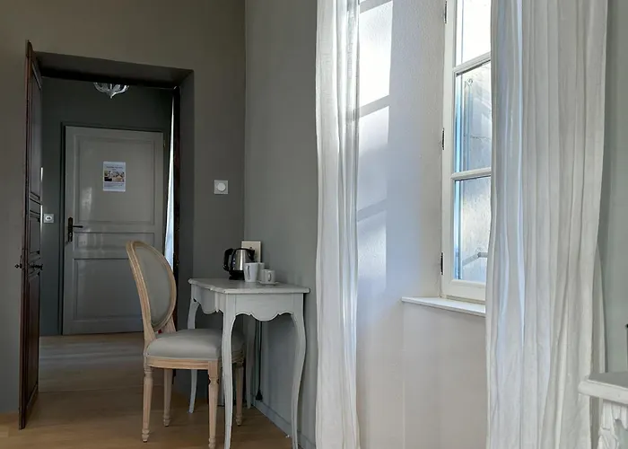 Les Hauts De Saulies - Et Table D'hotes De Charme