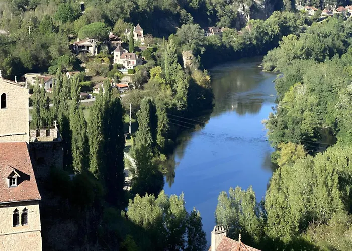 Les Hauts De Saulies - Et Table D'hotes De Charme 住宿加早餐酒店 维尔
