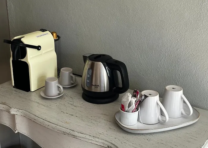 Les Hauts De Saulies - Et Table D'hotes De Charme 住宿加早餐酒店