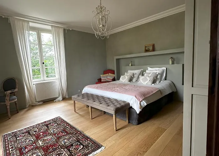 Bed and breakfast Les Hauts De Saulies - Et Table D'hotes De Charme 3*