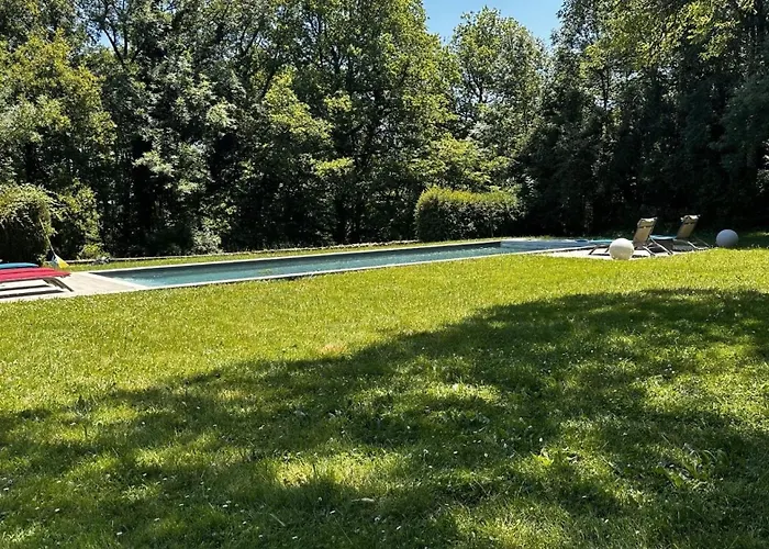 Les Hauts De Saulies - Et Table D'hotes De Charme 住宿加早餐酒店 维尔