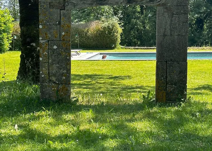 Les Hauts De Saulies - Et Table D'hotes De Charme Bed and breakfast 3*